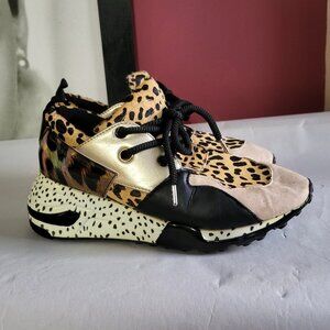 NWOT STEVE MADDEN CLIFF COW HAIR LEATHER CHUNKY WEDGE SNEAKERS SZ 9.5